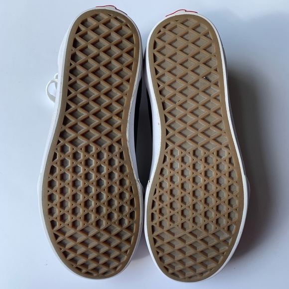 Vans Old Skool Classic Skate Shoes - Picture 2 of 10